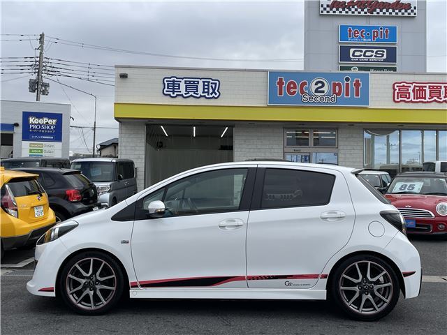 2011 Toyota Vitz RS GS